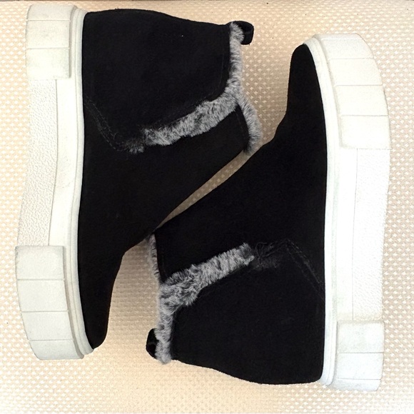 Dolce Vita Black Faux Fur Lined Sneakers 6.5 - Picture 2 of 7